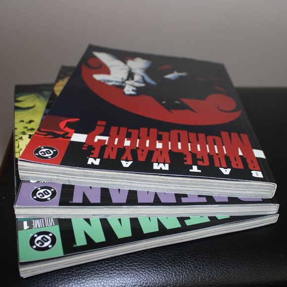 3/$77❤️3x graphic novels - Batman: Bruce Wayne Murderer + Fugitive Volumes 1&2 - Picture 3 of 7